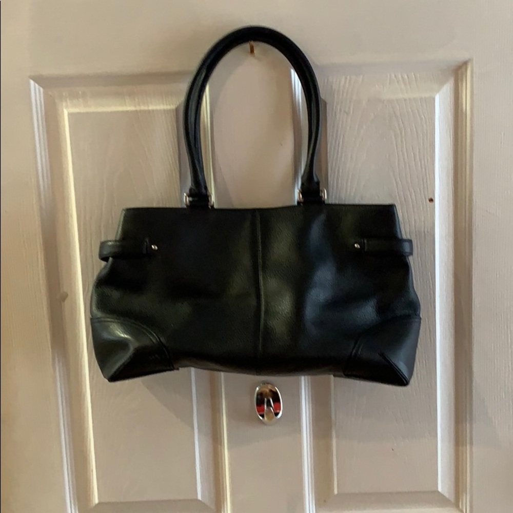 Black leather Ann Taylor shoulder bag
